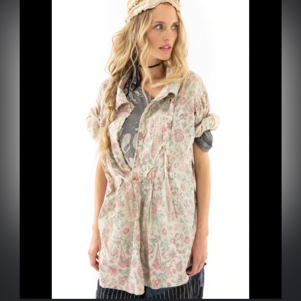 NWT Magnolia pearl top 1123 block print tora shirt
